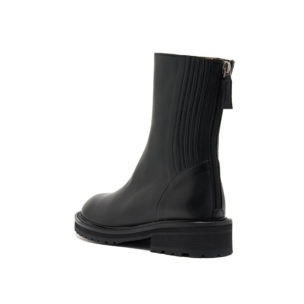 INTHESTAR IS_221397BK